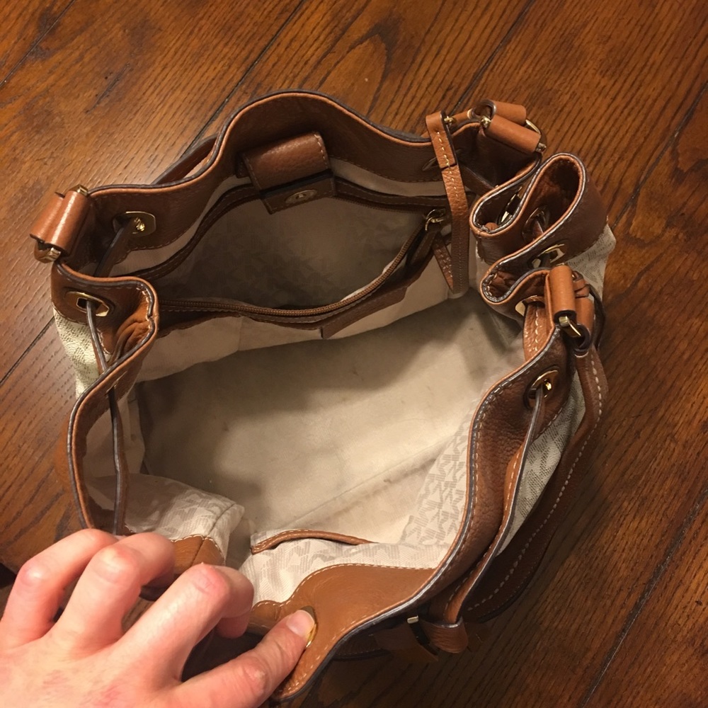 Handbag - Picture 3 of 4